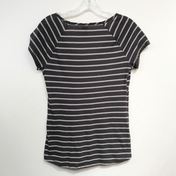 Victoria’s Secret Women’s VSX Sports Tee Size Small - Picture 2 of 6
